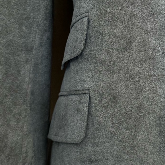 Size 40 Grey ultra suede notch lapel 2 button jacket - Picture 5 of 5